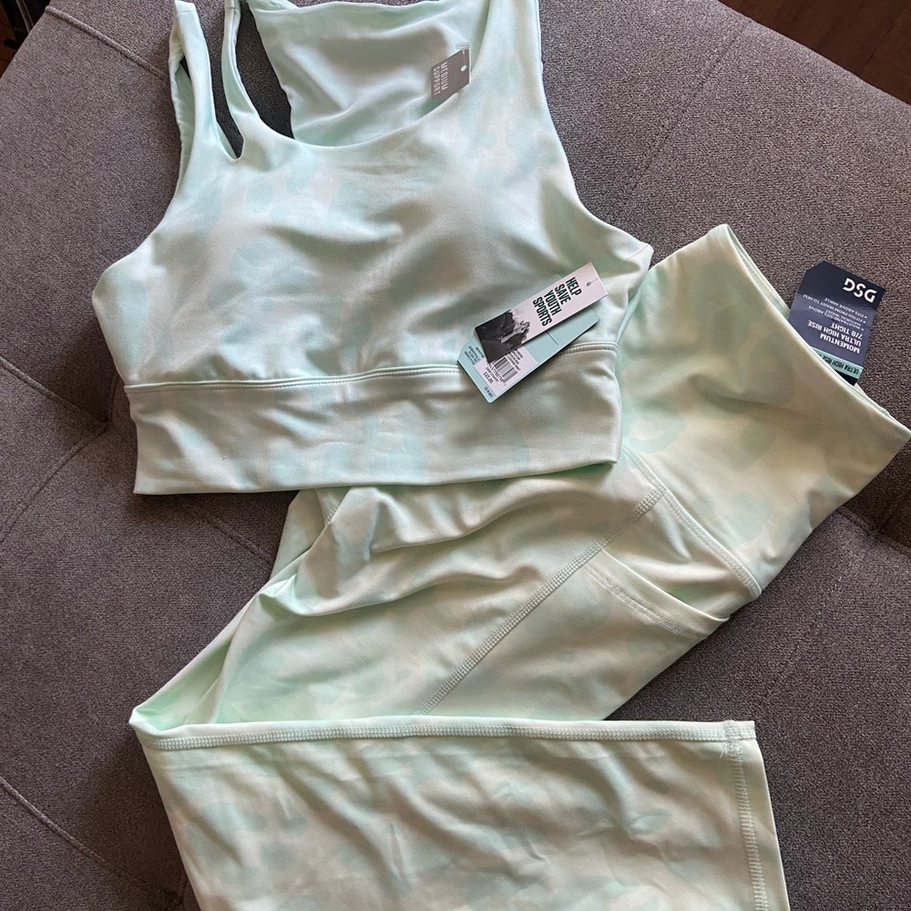 New with tags - DSG Workout Set - M